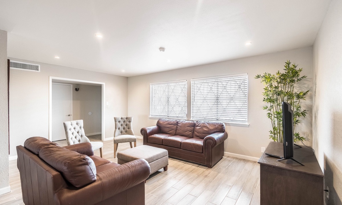 El Paso House | ★ 1-10-Sunland, WEST, Great for families & long stays, Pet friendly ★