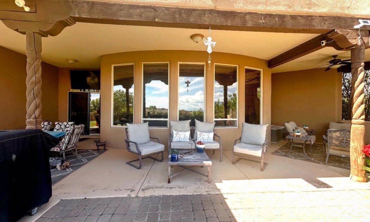 Corrales House | 10 Min To Albuquerque Balloon Park ~ Corrales Oasis ~ Hot Tub ~ Amazing Views!