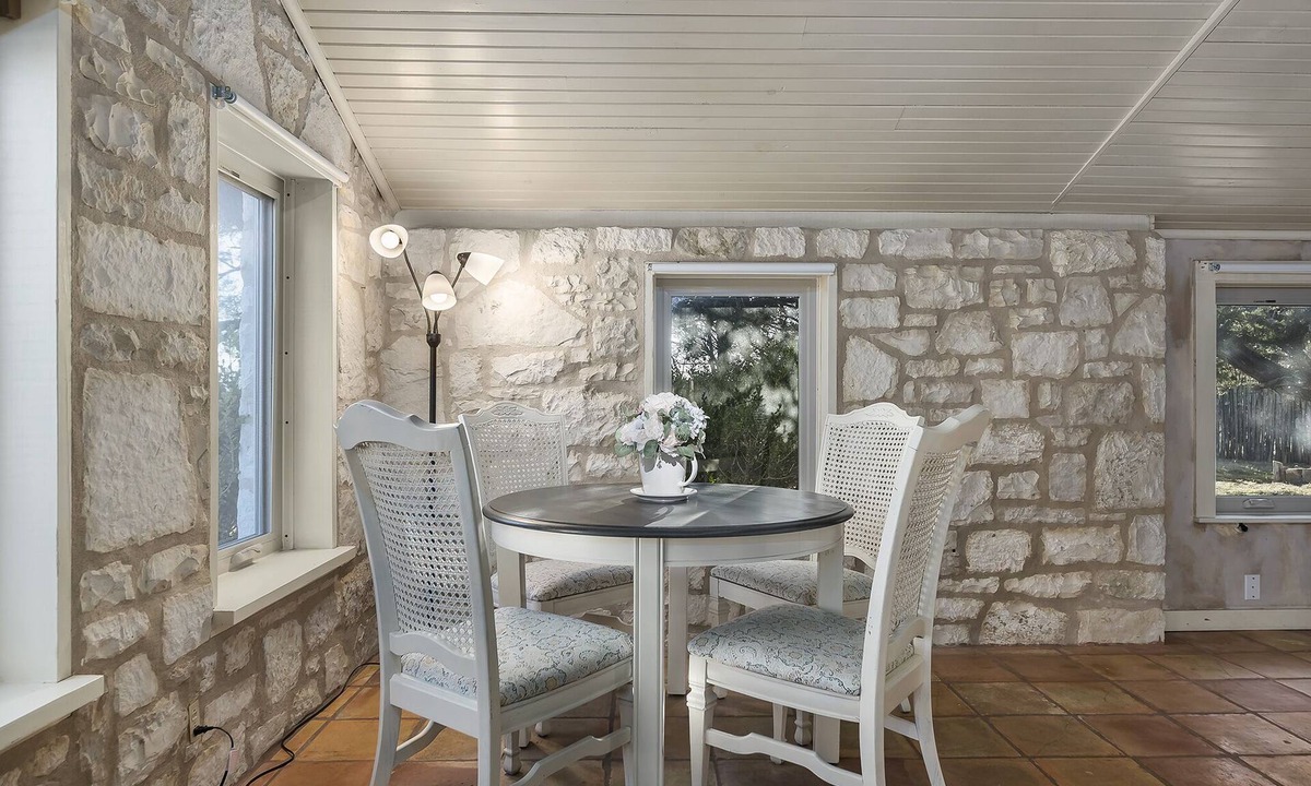 Fredericksburg House | 1800’s Home at Lost Creek/Hot Tub/Close to Downtown/Bluebonnet