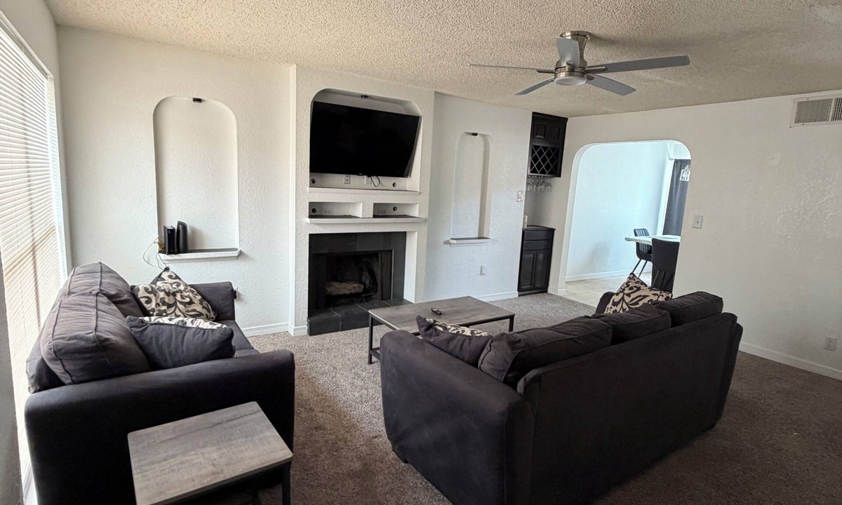El Paso Apartment | 2 bedroom apartment in gated community with a beautiful Mountain View,