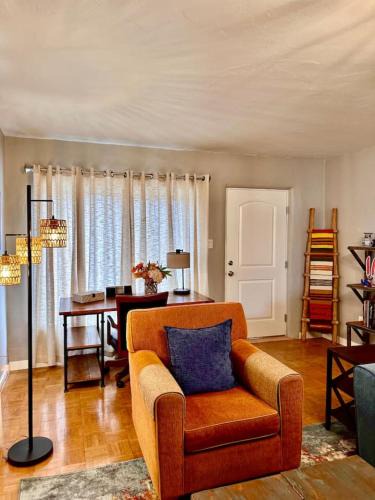 Las Cruces House | 2 bedroom, large fenced yard, 3 mins from farmers market