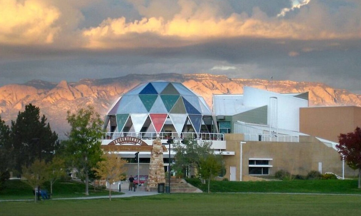 Albuquerque Hotel | 2 Cozy Rooms with Indoor Pool & Free Parking – Near Zoo, Museums & UNM Campus