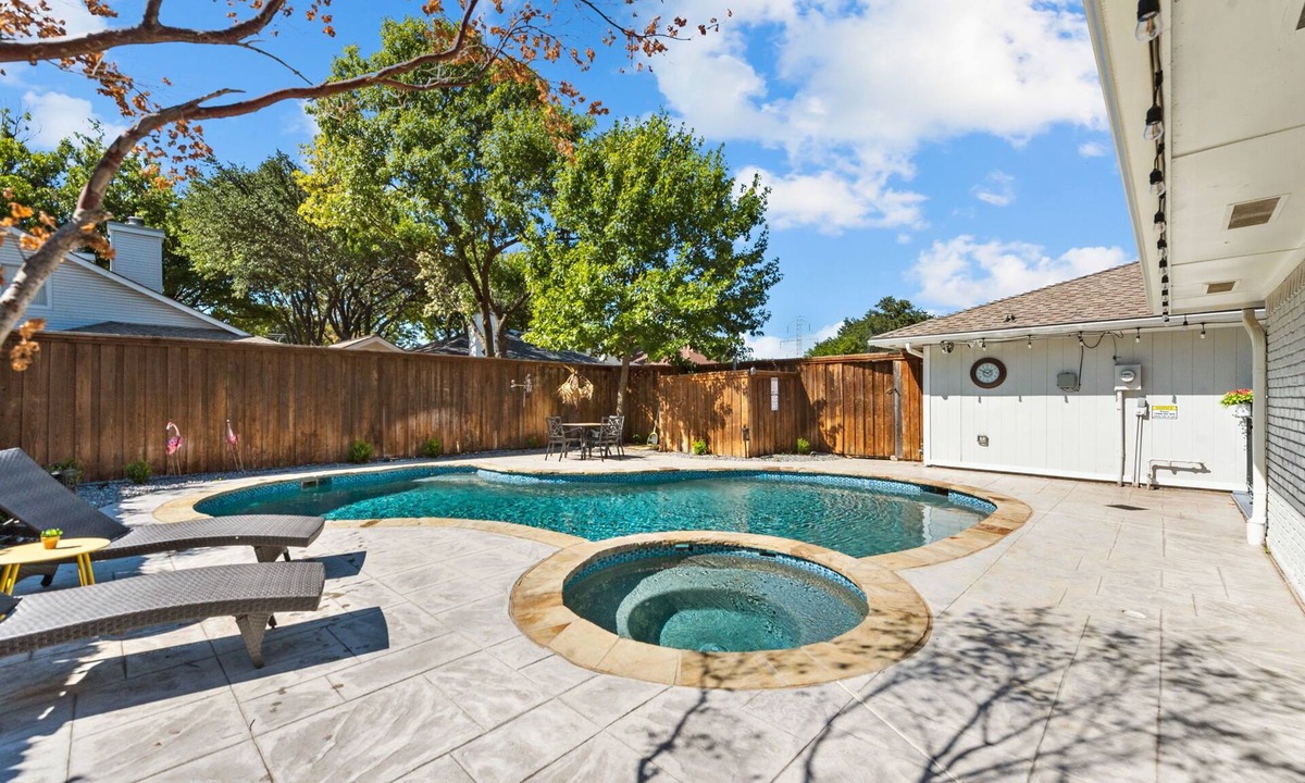 Richardson House | 2 King Beds, Heated Pool Spa, Family Friendly, Grill, Cornhole, Foosball, Games