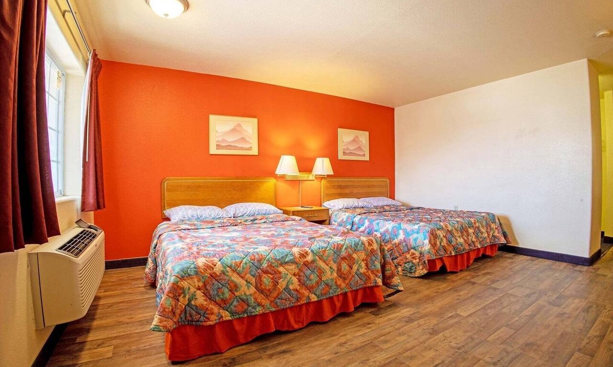 Lordsburg Apartment | 2 Queen Beds Non-Smoking