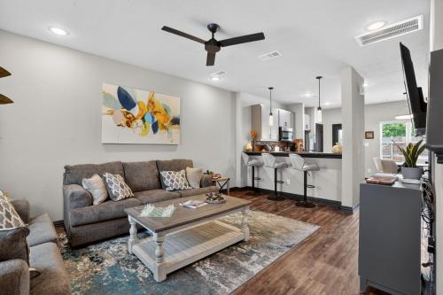 College Station Apartment | 2BR Condo in College Station
