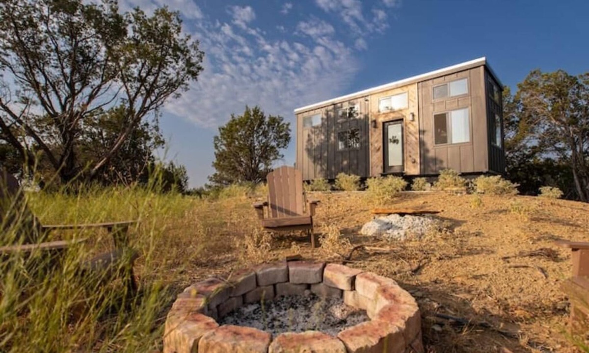 Thurber House | 2BR Tiny Home Near Palo Pinto Mountains State Park + Sleeps 4 + Firepit