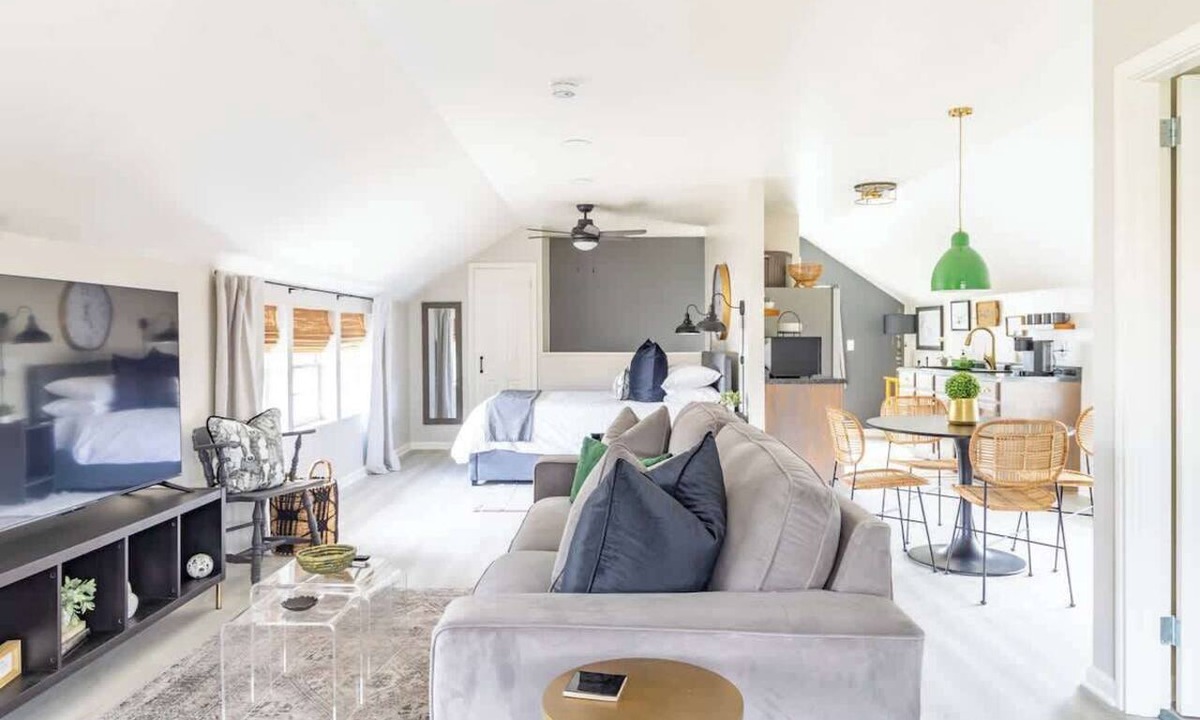 La Grange Apartment | 2nd Floor Loft Across from Ice Plant | The Otis