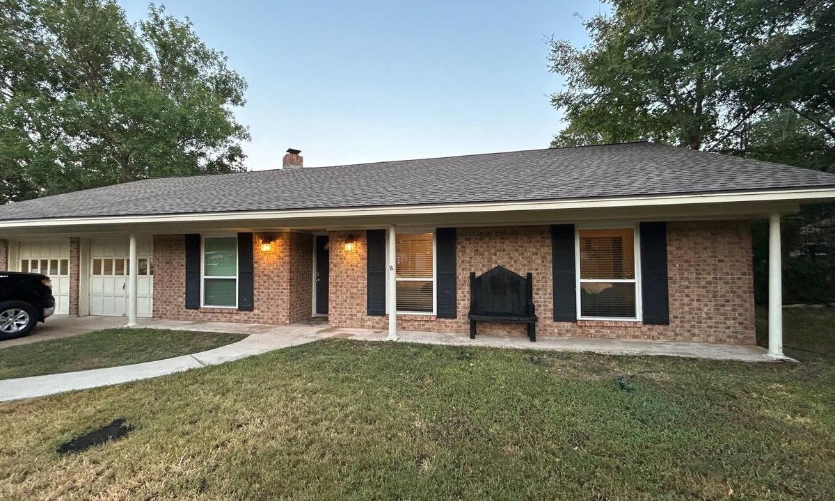 Southwood House | 4-bedroom vacation home just 4 minutes from Texas A&M University