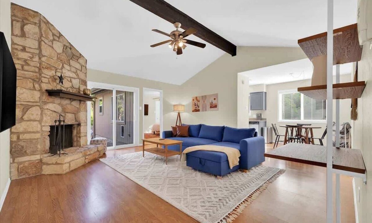 Barton Hills House | 5 Bedroom 4 Bath Zilker Villa Big Yard in Zilker Barton Hills