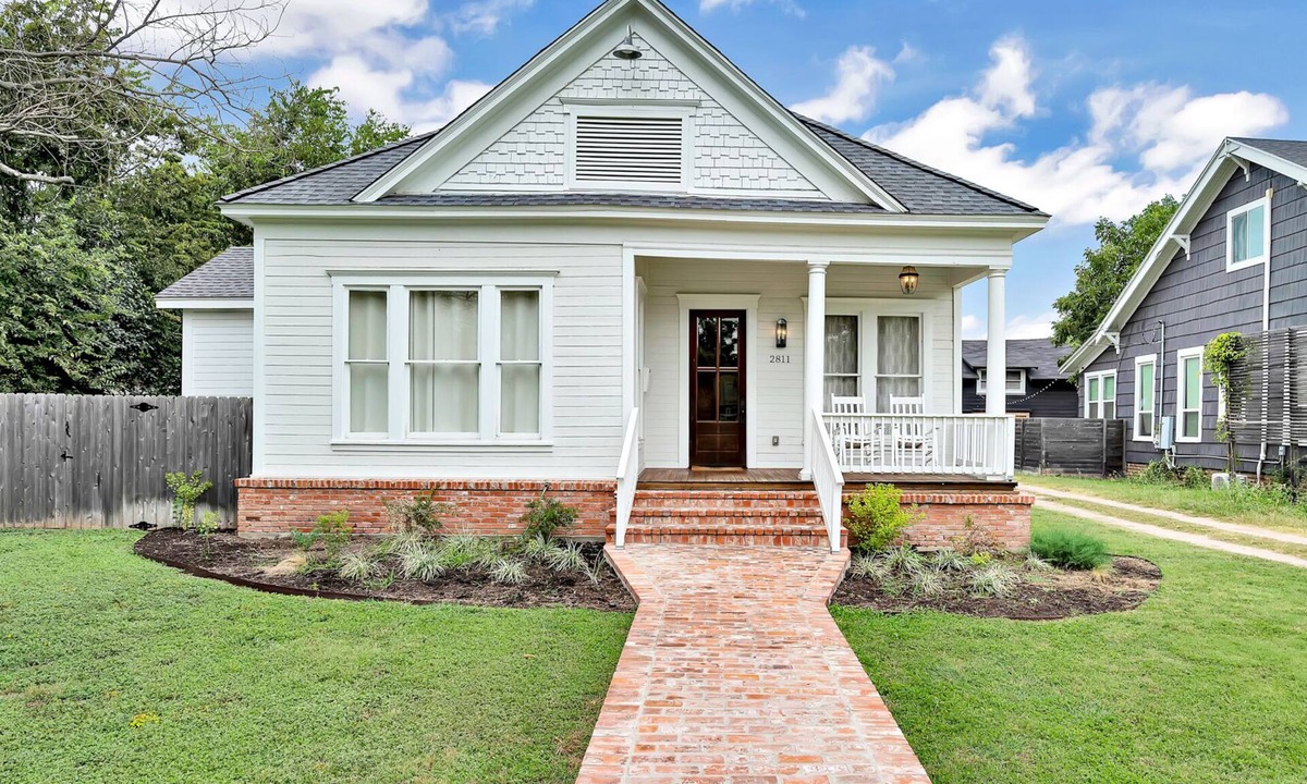 Austin Ave. House | 5 Min. From Magnolia Silos and Newly Updated!