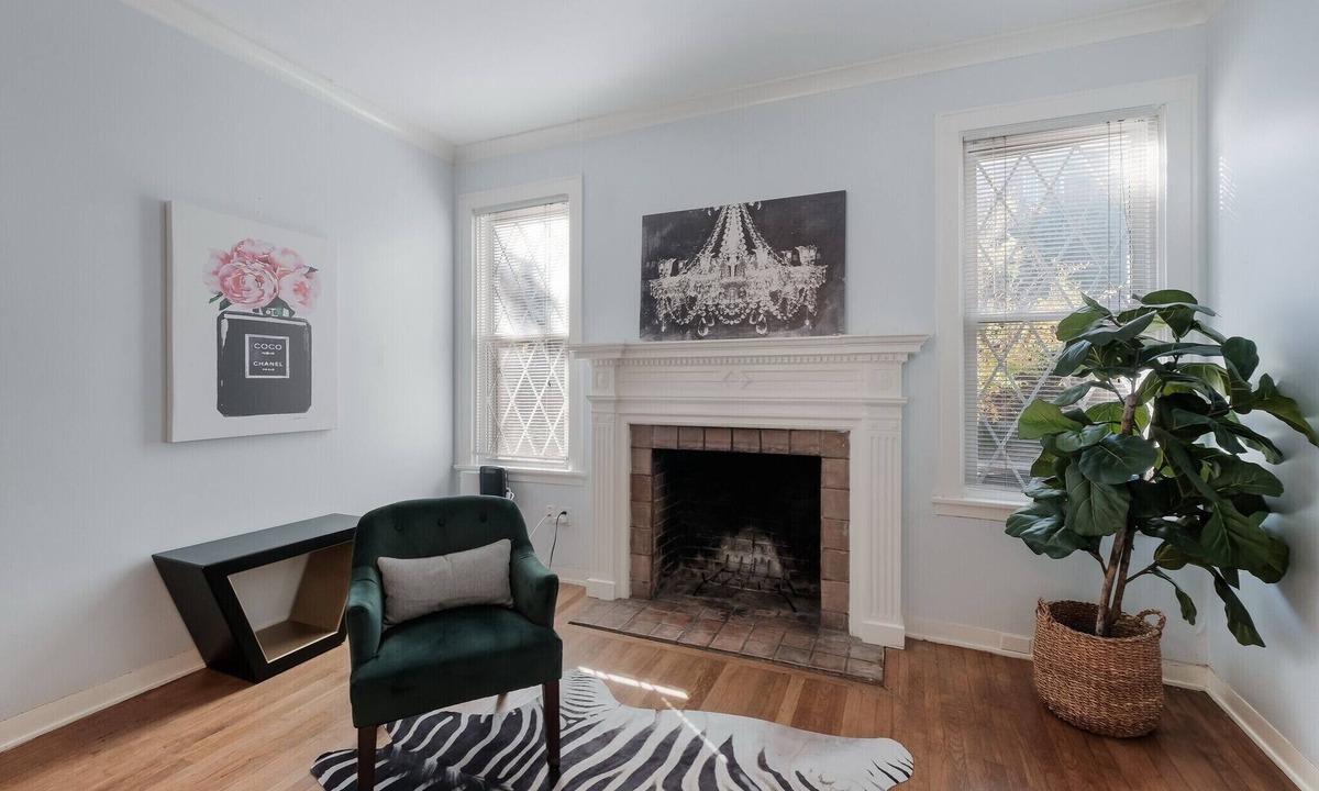 Alta Vista Condo | 516- Amazing 2BR 1BA Apt in Historic Alta Vista, SA! Free Parking