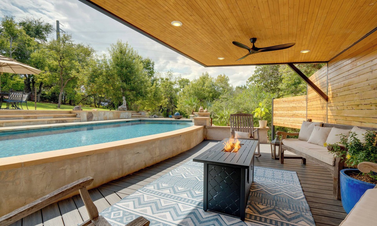 Peyton Brook At Rob Roy House | 7 Mi to Zilker Park: Oasis w/Pool & Patio