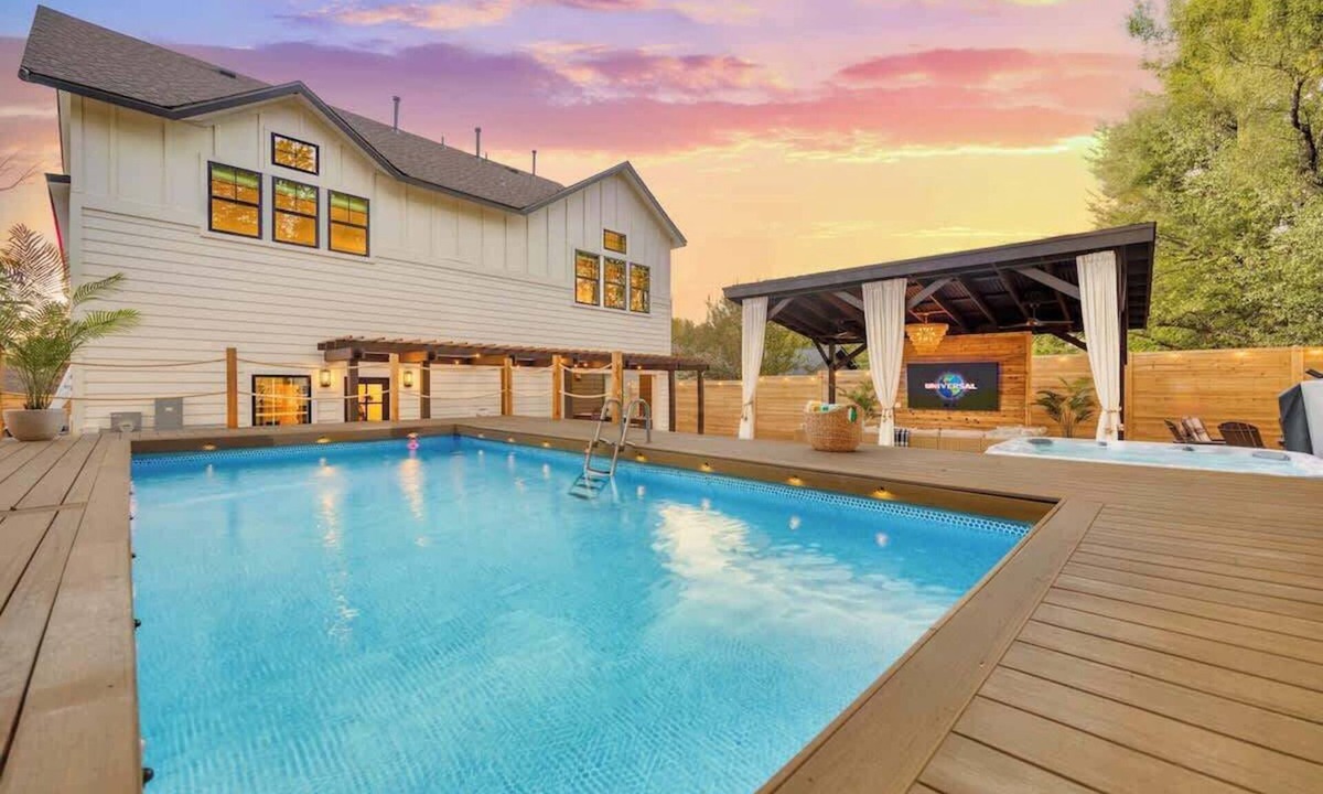 East Congress House | 7BR Estate, Heated Pool, Hot Tub, Cabana Theater