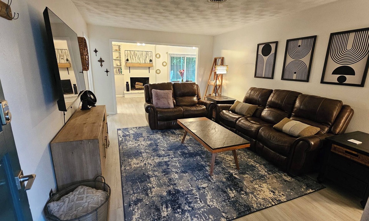 Farmers Branch House | A World Cup Cottage in FarmersBranch