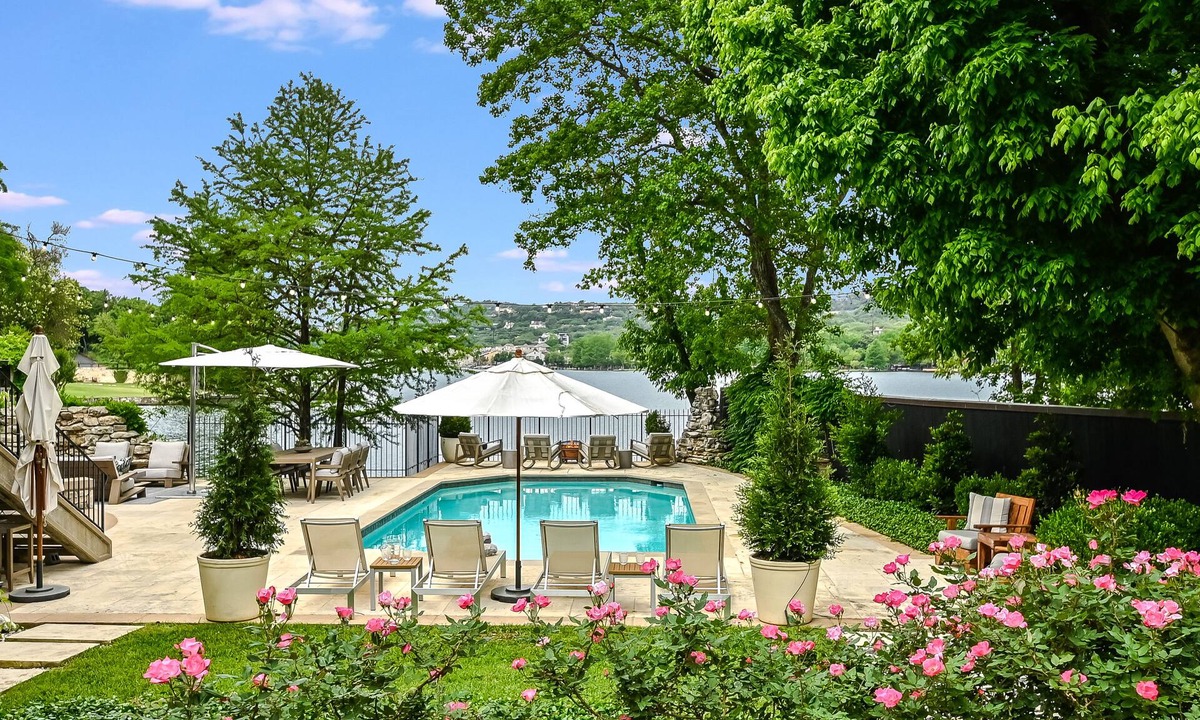 Tarrytown House | Above Austin Icon | Waterfront Lake Austin | Pool l Sauna l Game Rm I Family