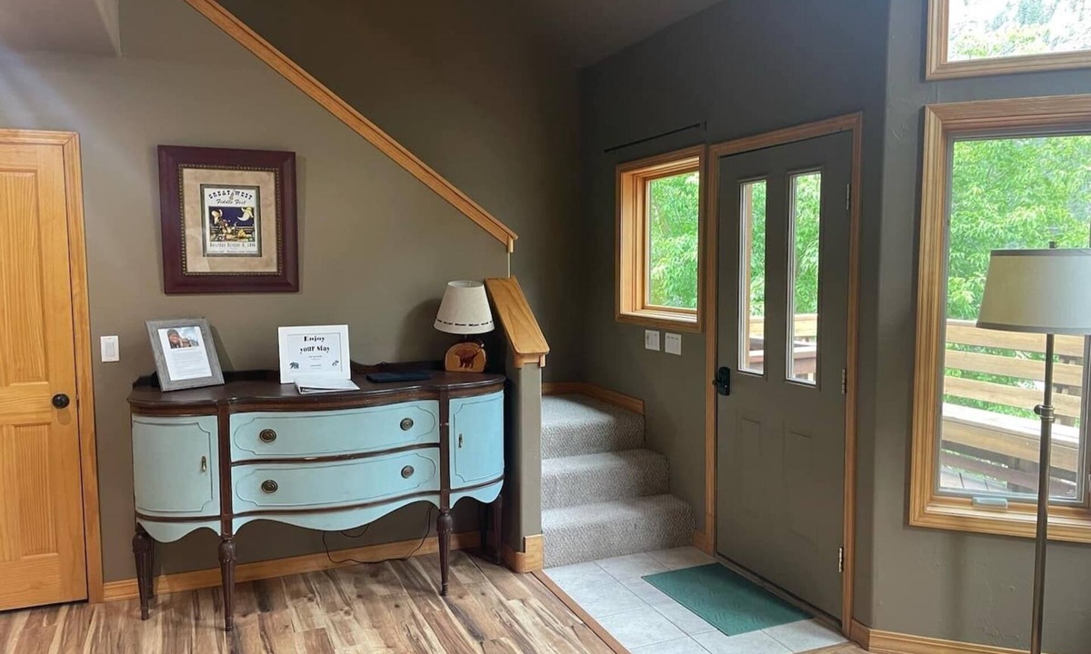 Ouray House | AlaskaRado 2-Bedroom Townhome in Beautiful Ouray