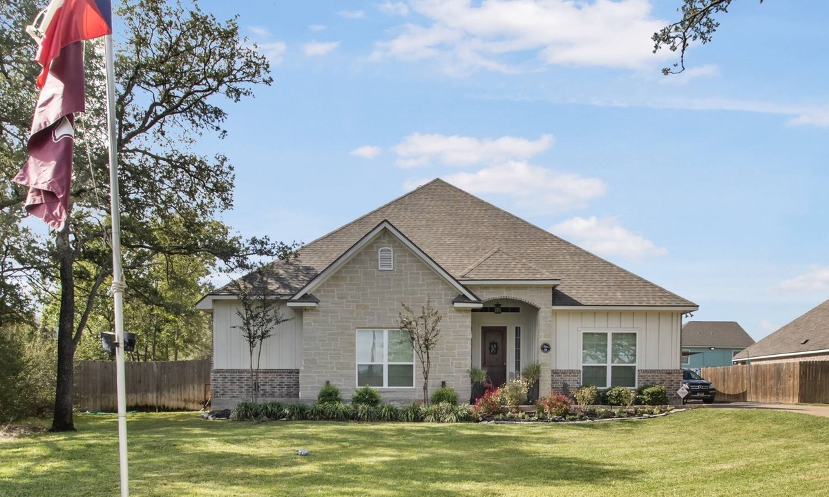 Breezy Heights House | All the amenities of a resort. All the comforts of home.