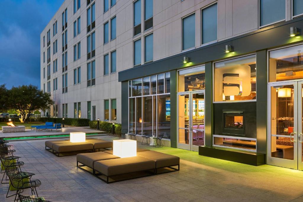 Shearer Hills - Ridgeview Hotel | Aloft by Marriott San Antonio Airport