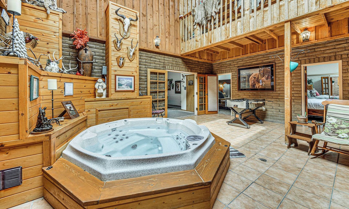 Alto House | Alto Mtn Retreat on 8 Acres w/Indoor Hot Tub
