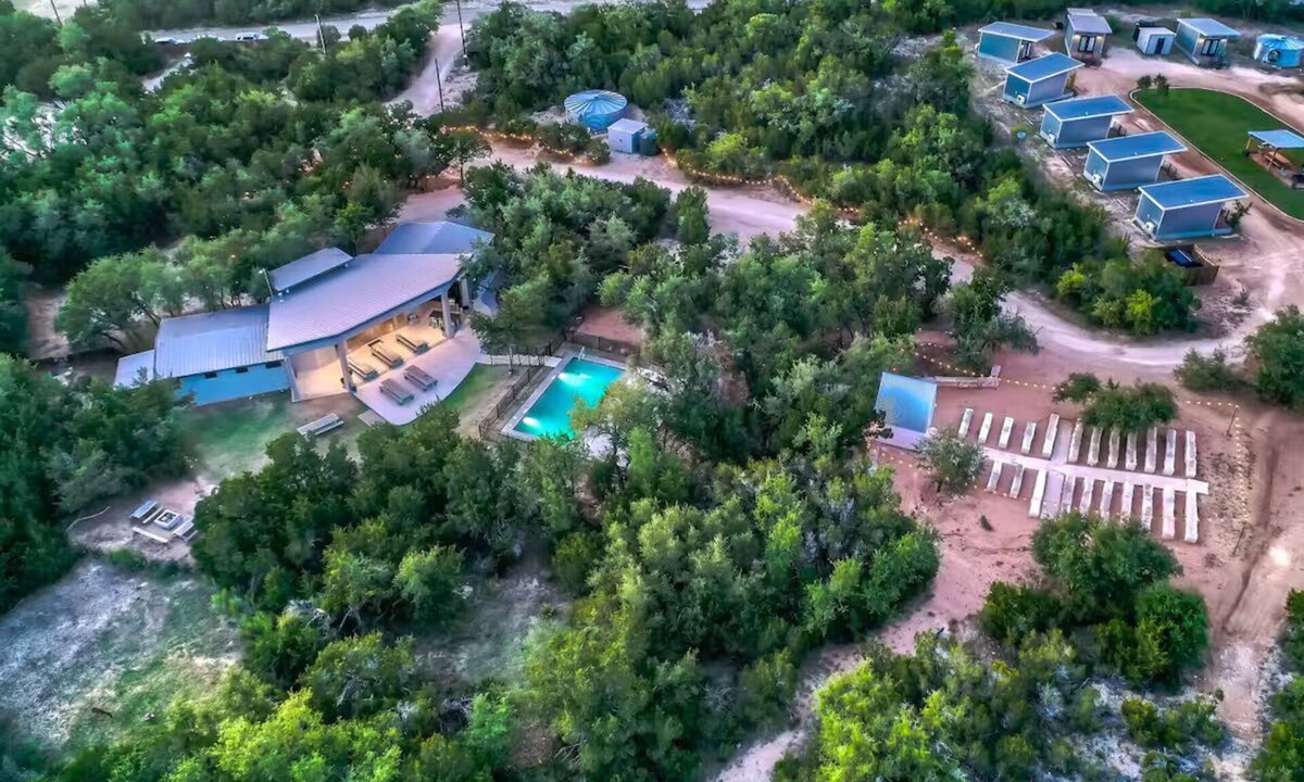 Dripping Springs Hotel | Amazing 8 Acre Ranch- Weddings, Reunions, Retreats