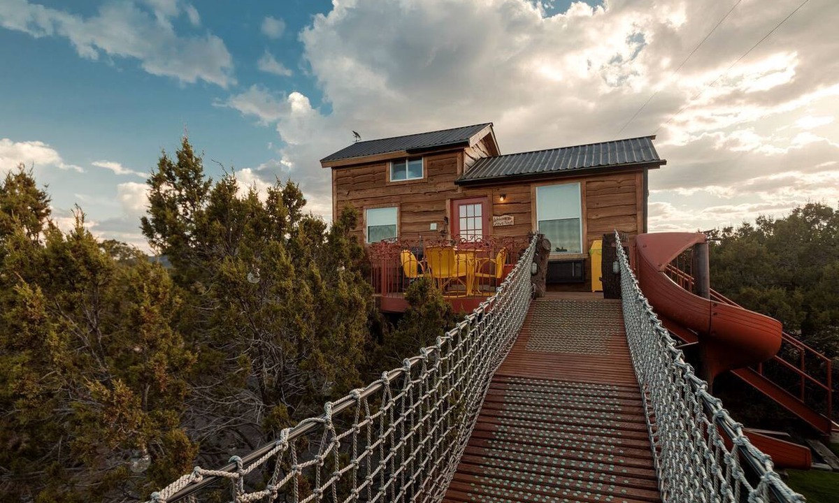 Nogal Cabin | Amazing Pet-Friendly Tree House for Unforgettable Escapes to Nature in Nogal, New Mexico