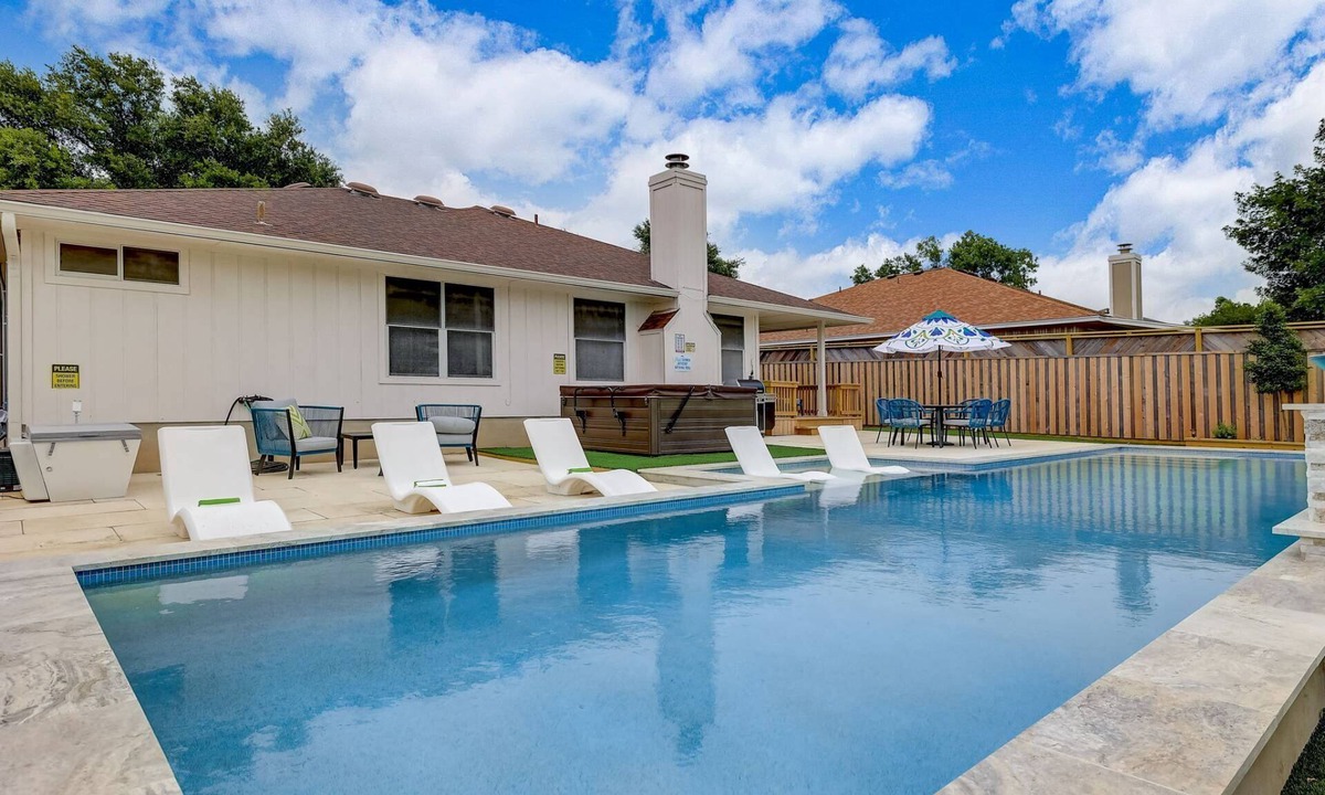 Rolling Ridge House | Amenities Galore - Heated Pool, Hot Tub, Cold Plunge, Grill, Gym, Peloton Bike, Massage Chair, Games