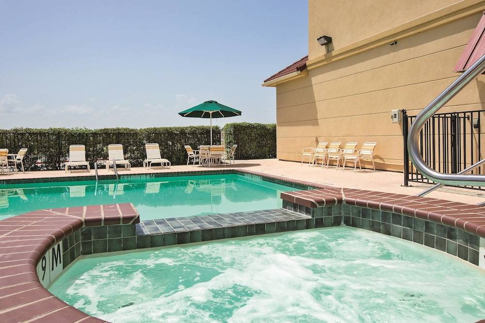 Gun Barrel City Hotel | Americas Best Value Inn - Gun Barrel City