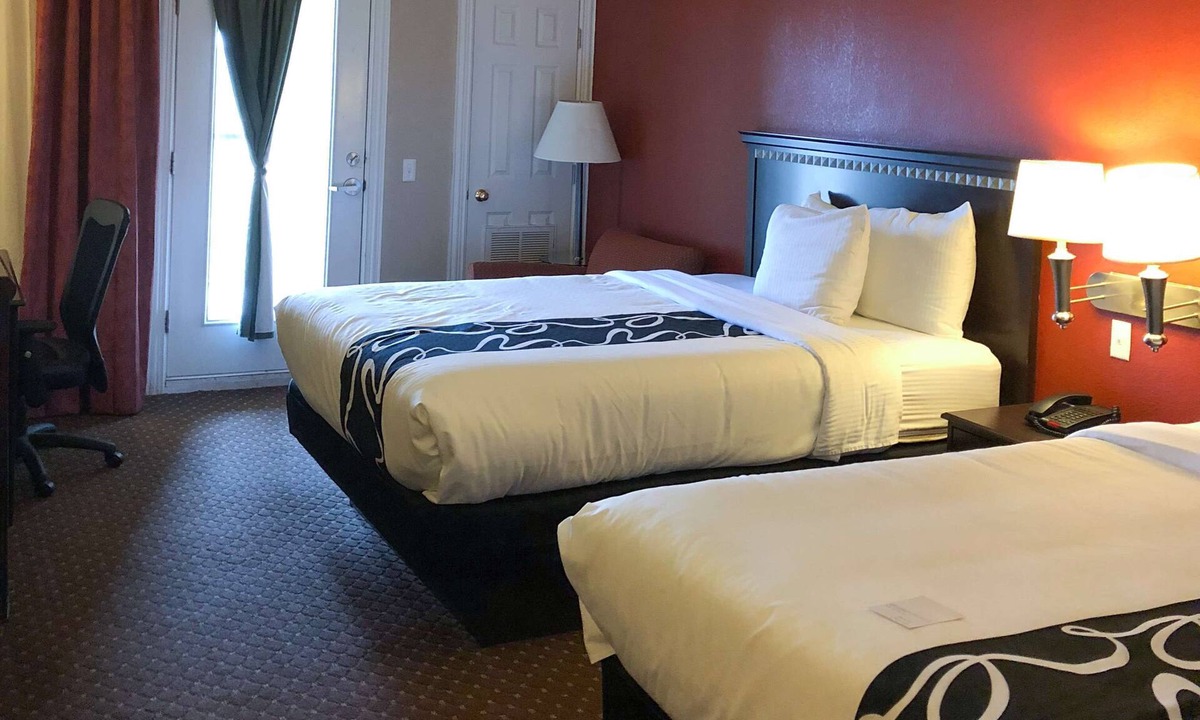 Gun Barrel City Hotel | Americas Best Value Inn & Suites Gun Barrel City