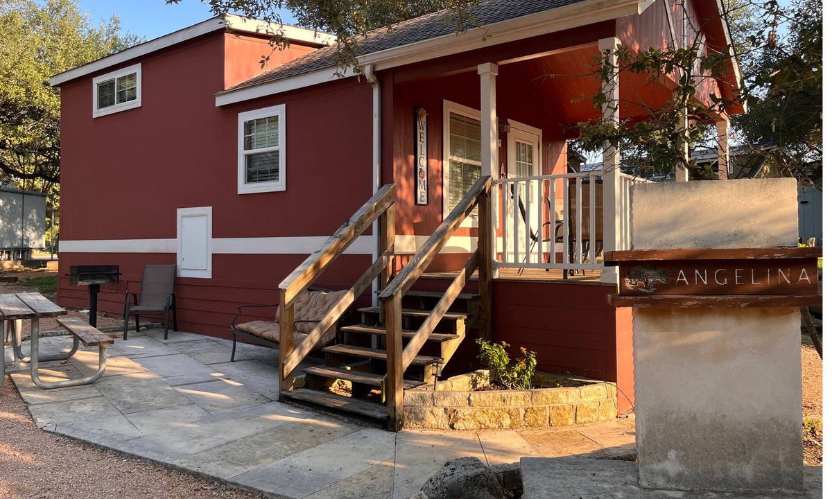 La Hacienda Estates Cabin | Angelina Cabin: Pool, Hot Tub & Peaceful Vibes