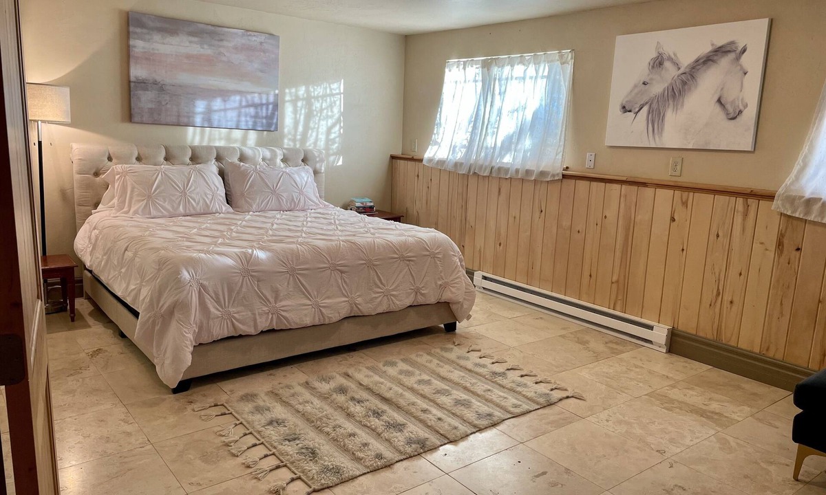 Durango House | Apple House ~ Farm Stay ~ Durango CO