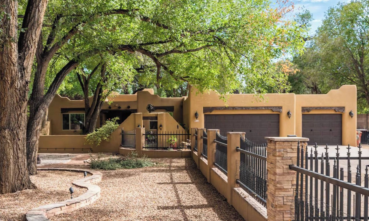 Albuquerque House | Balloon Fiesta Dream Rental! Mediterranean Charm w/SW Soul/Family/Pet friendly!