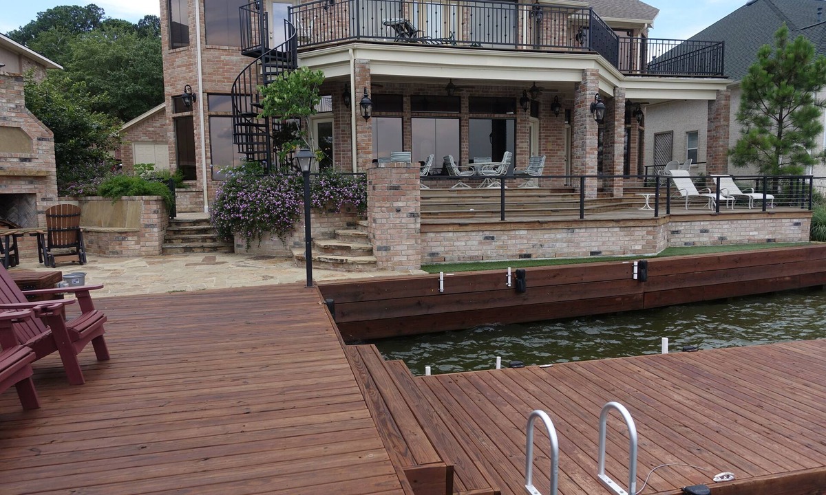 Walden on Lake Conroe House | Beautifully renovated retreat on the lake shore
