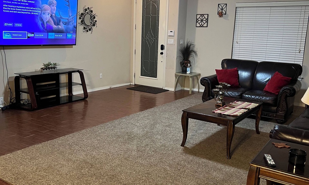 Chamberino House | Beauty Charming Transmountain Home w-King Bed By beautiful trails!