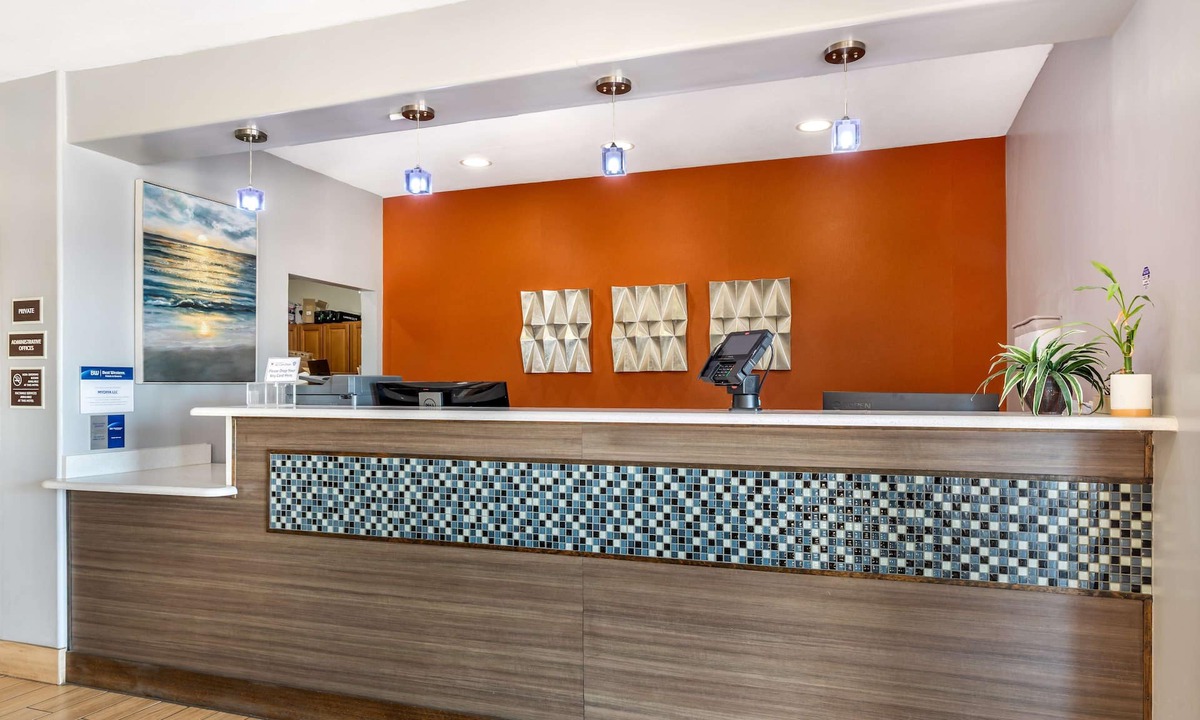 Mineral Wells Hotel | Best Western Club House Inn & Suites
