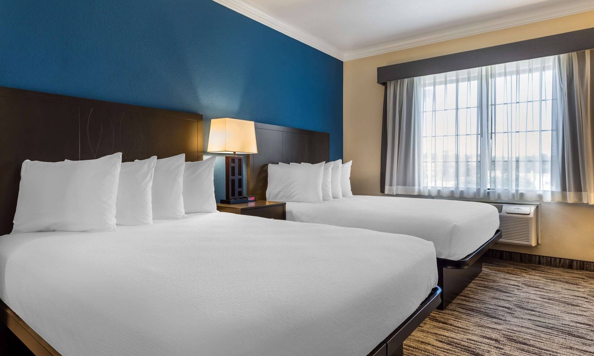 Glen Rose Hotel | Best Western Dinosaur Valley Inn & Suites