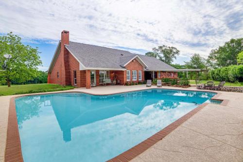 Winnsboro House | Beverly Hill Guest House: Near Winnsboro, Texas
