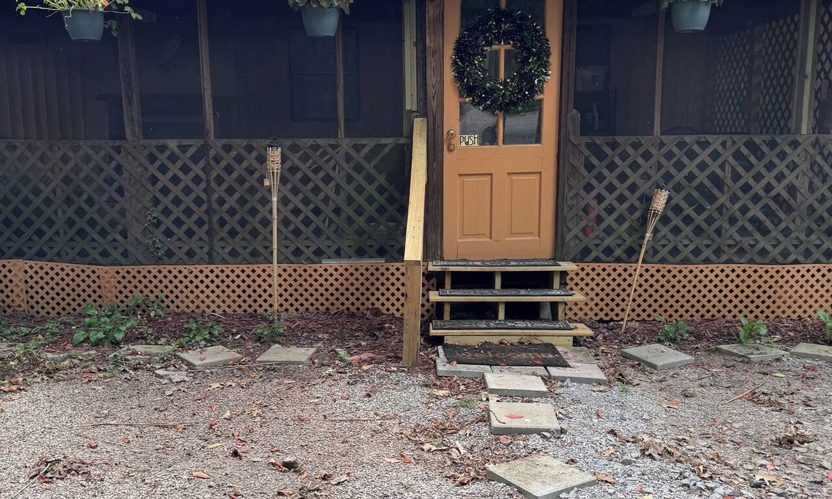 Atchafalaya Cottage | Bienvenue! Enchanting family-friendly cottage with AC in Breaux Bridge