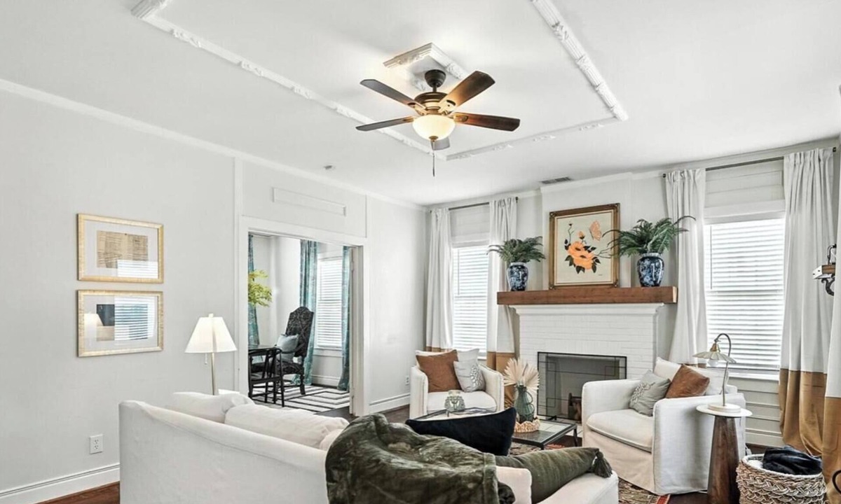 Sayles Blvd. Area House | Big House on Highland: Your Country Escape