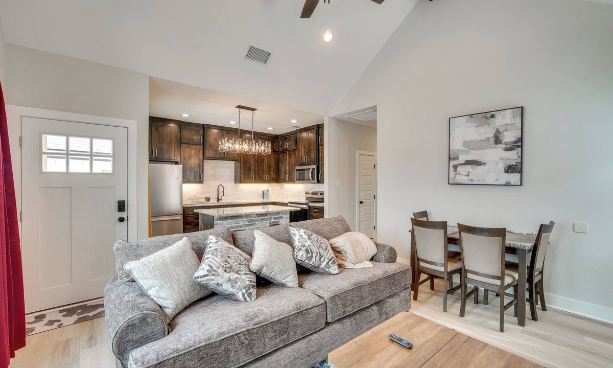 San Angelo Cottage | Brand-new Home 2 Mi to Shannon Med Center!