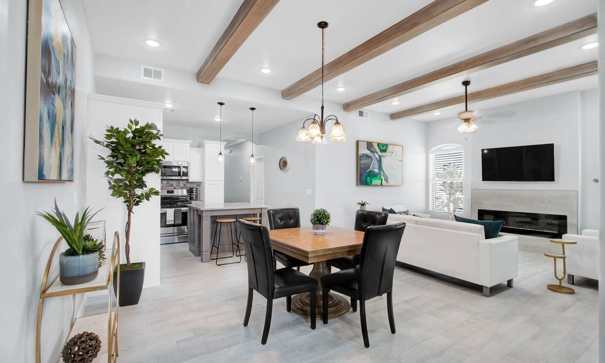 Sunset House | BRAND NEW, I-10/Sundland, great for LONG TERM STAYS