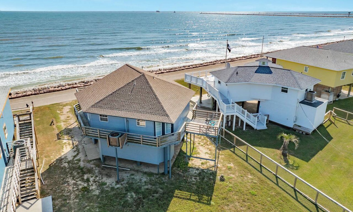 Surfside Beach House | Breakers Edge - Waterfront, 8 Sides of Sunshine!