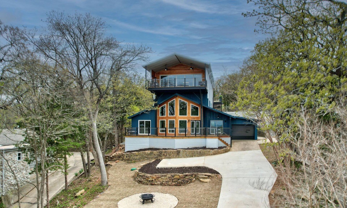 Pottsboro House | Breathtaking Views of Lake Texoma's beaches/Islands and Highport Marina.