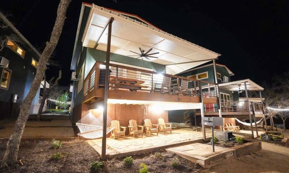 Bridgeport Cabin | Cabin 1 - New Modern Lux Cabin, Hot Tub, FirePit, Games