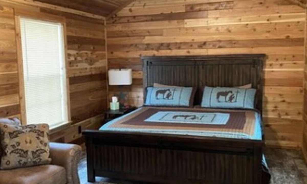 Hamilton Cabin | Cabin 13