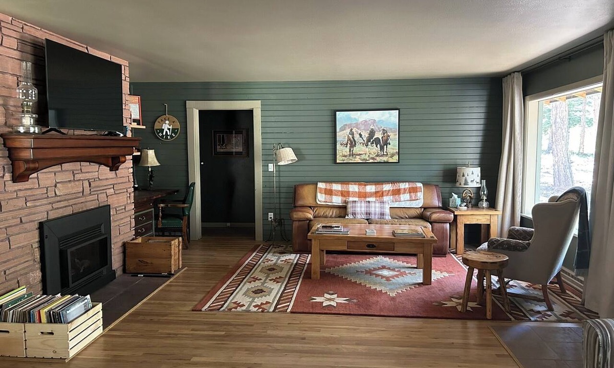 Rye Cabin | Cabin on the Creek, with fireplace, game room, fenced-in yard and firepit.