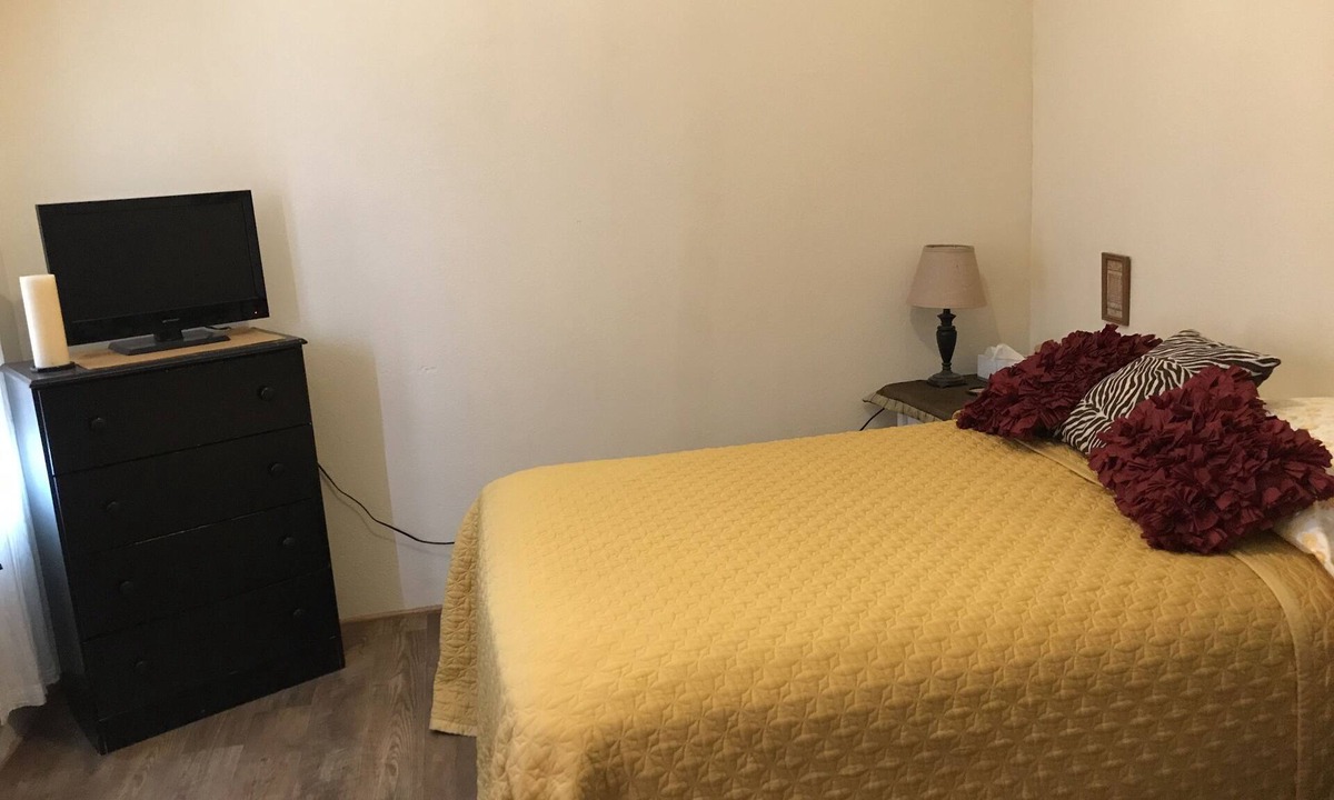 Whites City Bed & Breakfast | Canyon Casitas-Bethlehem Cabin