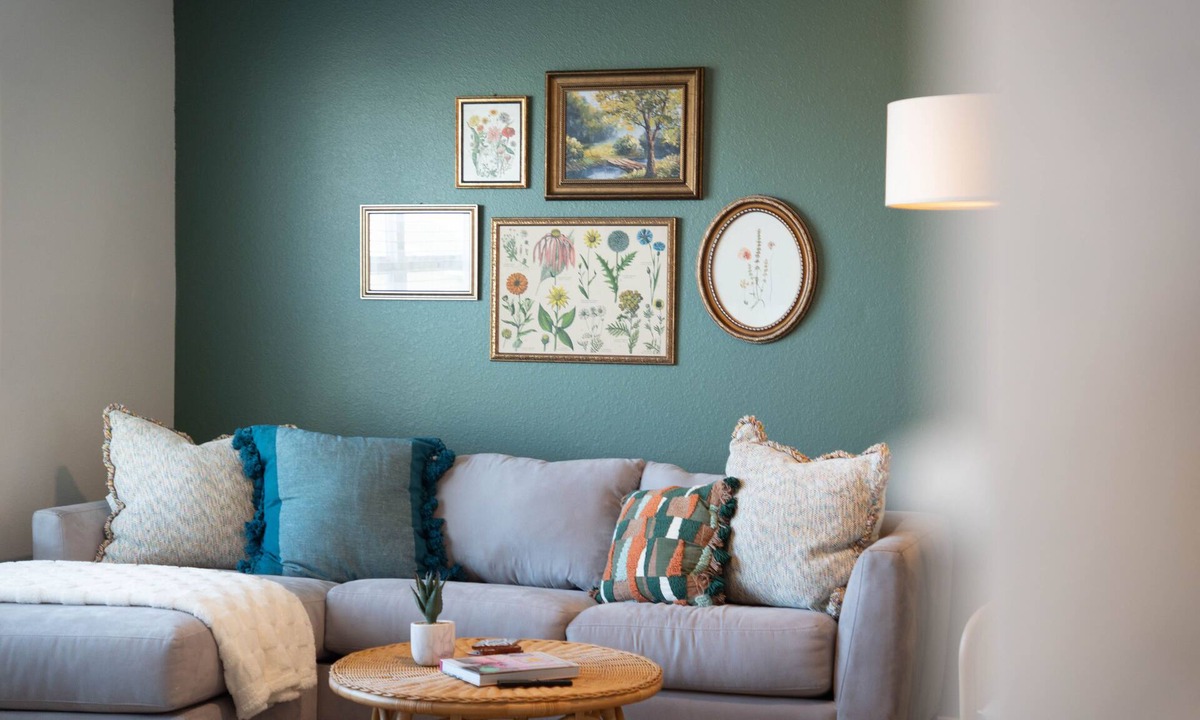 Pflugerville House | Casa Encanto - Modern Stay, 2 Lounges, Gym & Fire Pit
