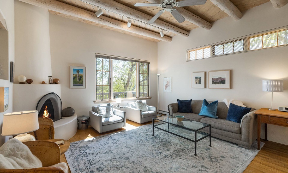 Santa Fe Condo | Casa Rio Vista - Natural Light, Kiva, Patio
