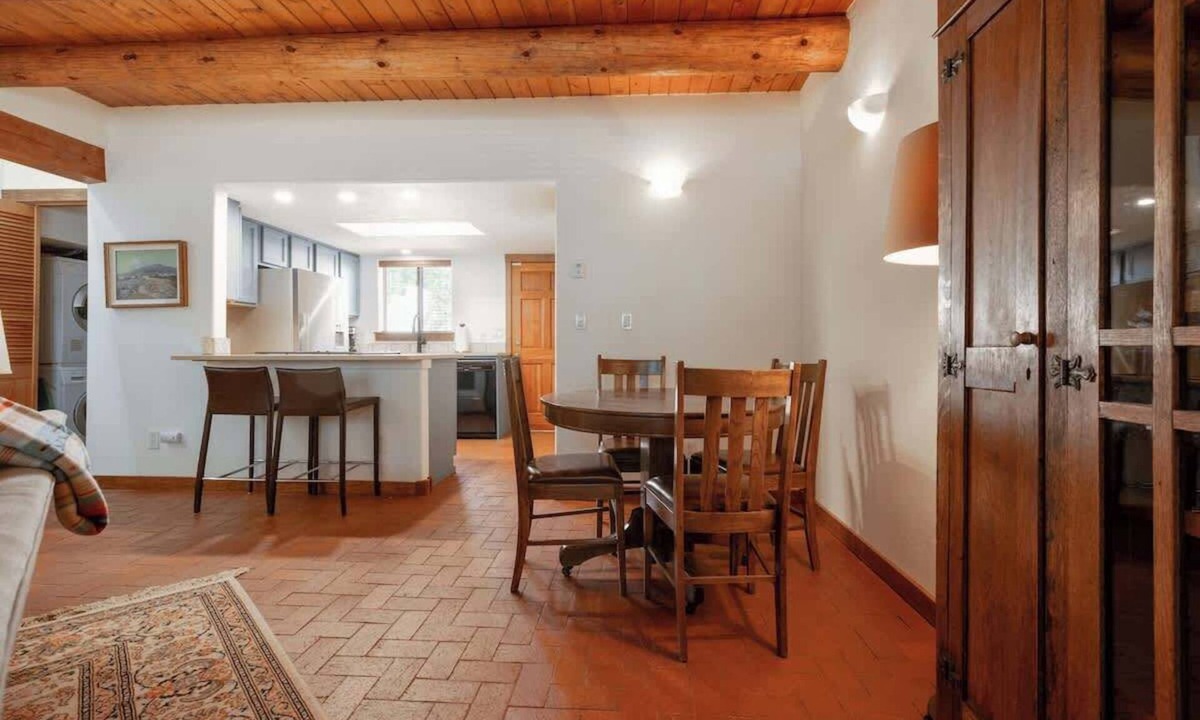 South Capitol House | Casa Sena-Courtyard | Patio | 1 Bedroom | Railyard