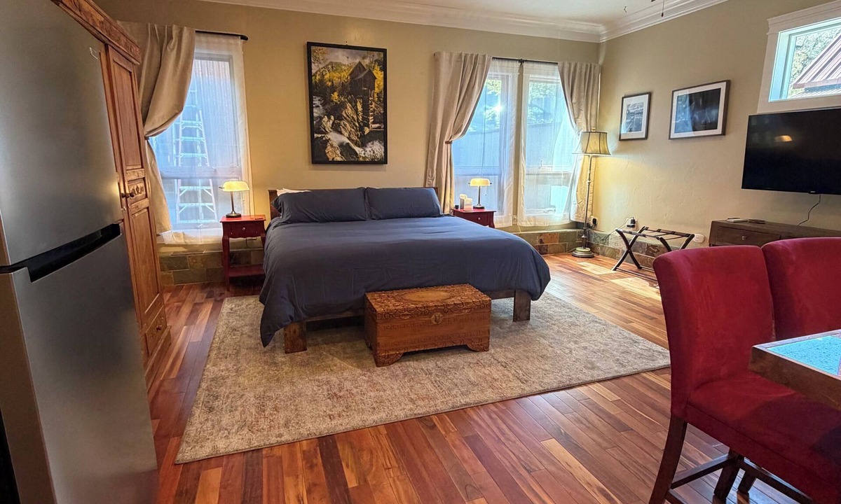 Ouray House | Cascade Falls/Main Street stay with A/C
